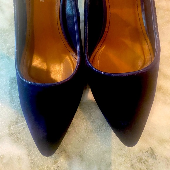 Donald J Pliner  navy velvet shoes - Picture 4 of 10